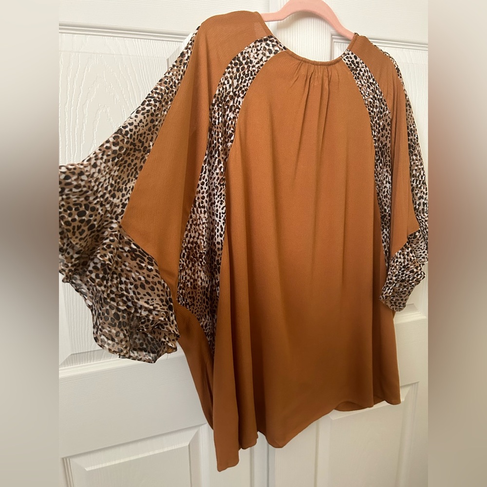 NWT Gigio+plus by Umgee animal print mix and solid blouse 1x - Picture 8 of 10